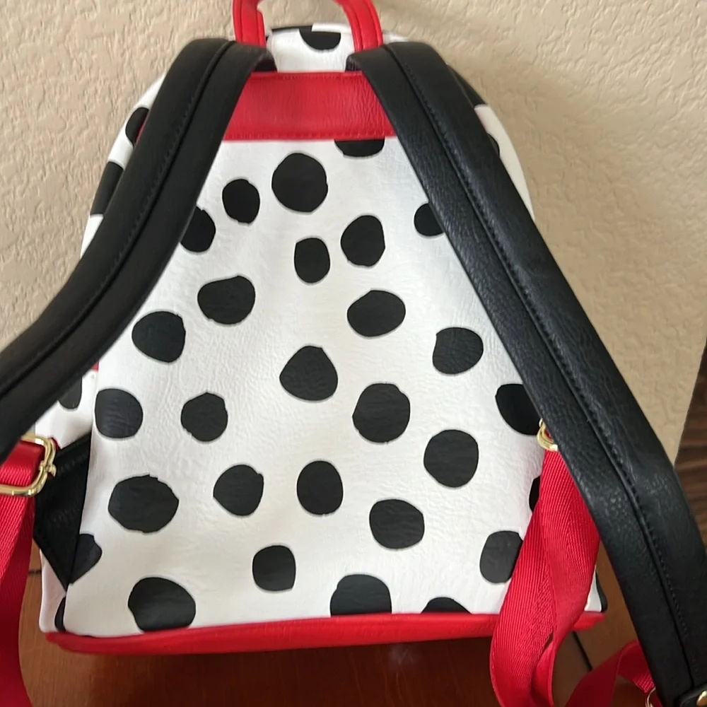 NWOT Loungefly x Disney 101 Dalmatians Cruella de Vil Cosplay Mini Backpack - Picture 3 of 5